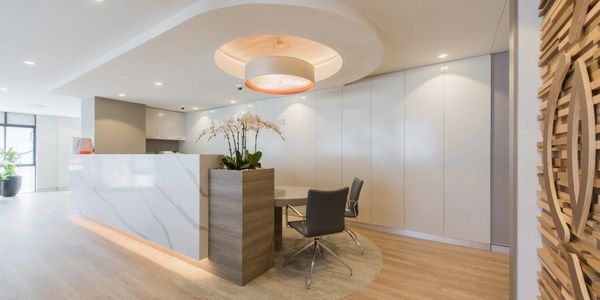 We help negotiate your medical, allied health or beauty retail lease