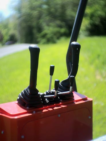 Groundhog BH14G PRO Mini Excavator