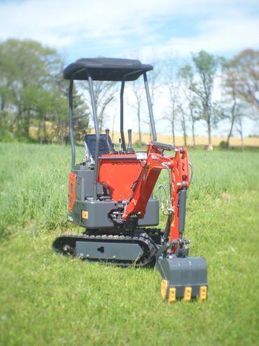 Groundhog BH14G PRO Mini Excavator