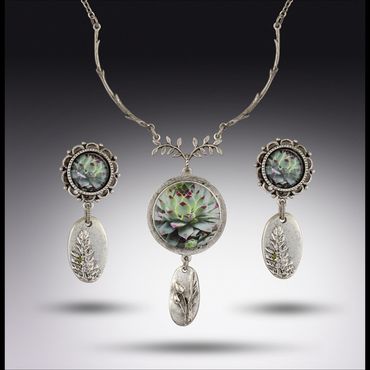 Desert Botanical Gardens
Earring & Pendant Set
$125
