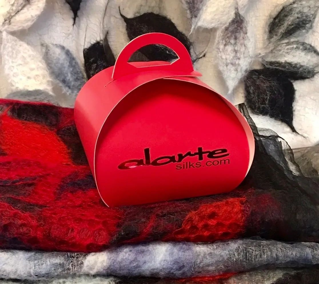 Alarte Silks Gift Box