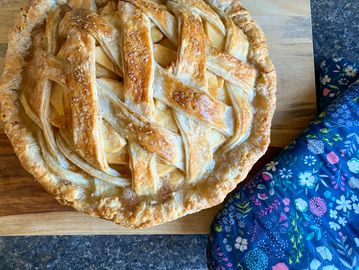 Salted Caramel Apple Pie © Kate Young 2022