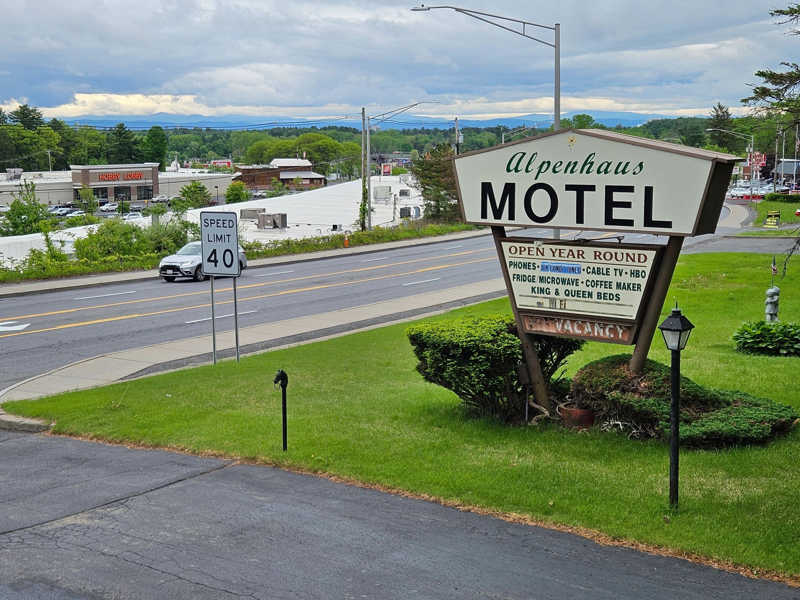 Alpenhaus Motel in Queensbury, United States