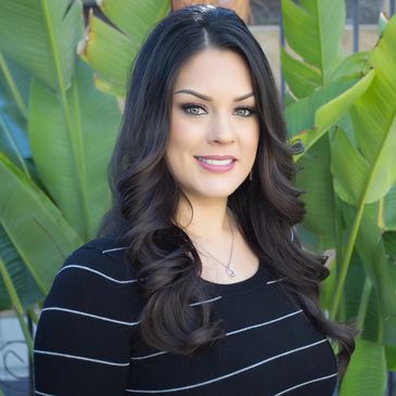 Hi I'm Jen,  Owner and "Glam Team" coordinator for the *Foxy Faces Glam Team*