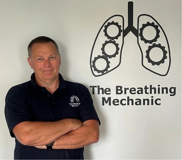 Gwynn Wallace Bsc (Hons) MCSP - The breathing mechanic