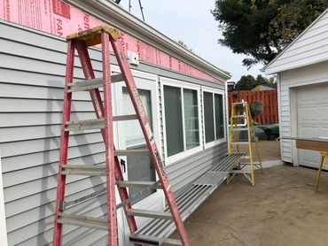 Modern siding colors and textures on new home in Cleveland