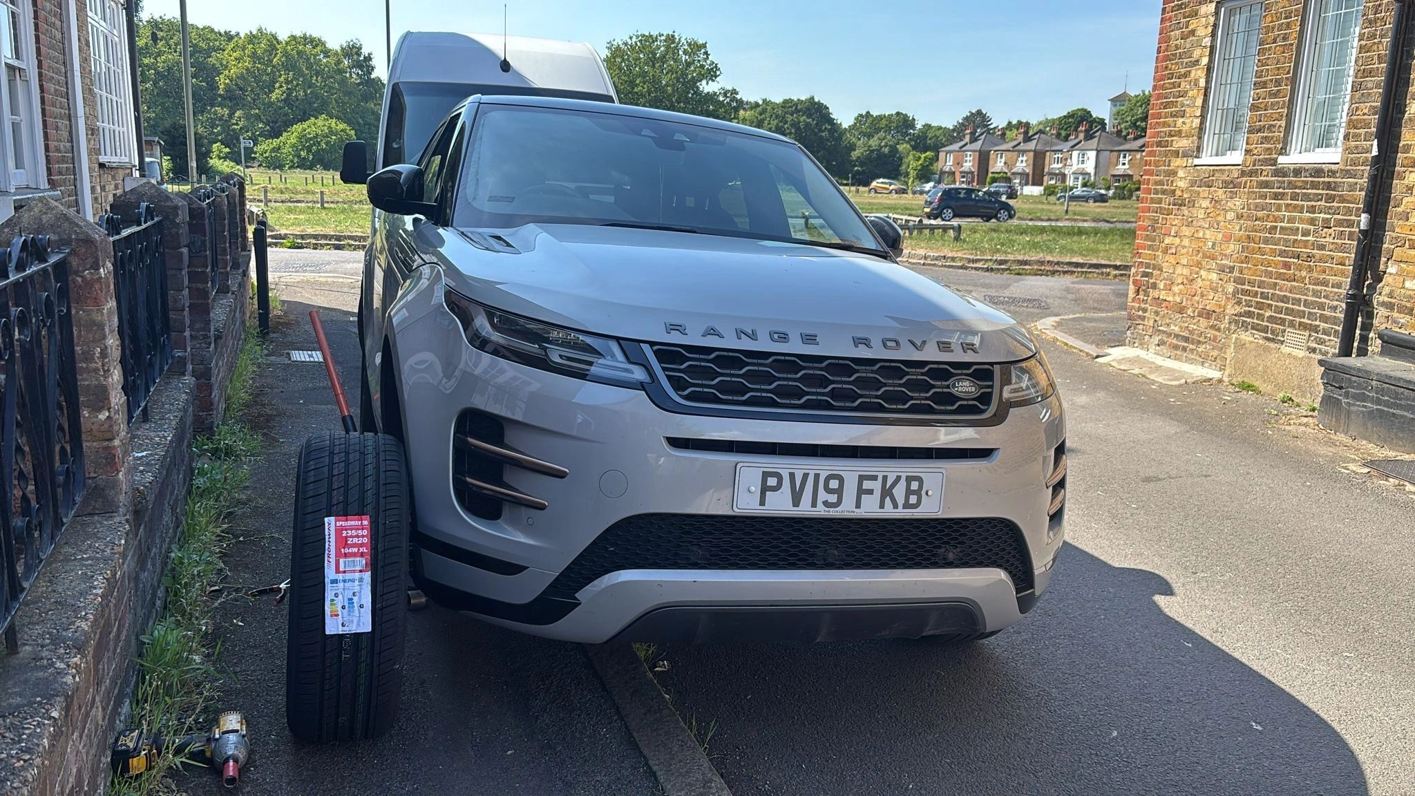 Tyre repair at home / mobile tyre fitting at home