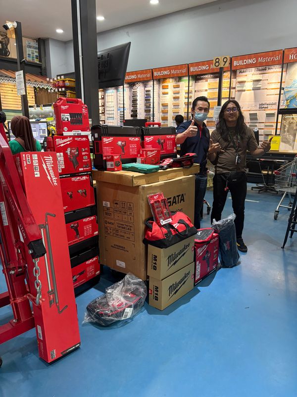 Milwaukee tools set in our workshop ..