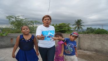 Compartiendo con los niños en Cuba