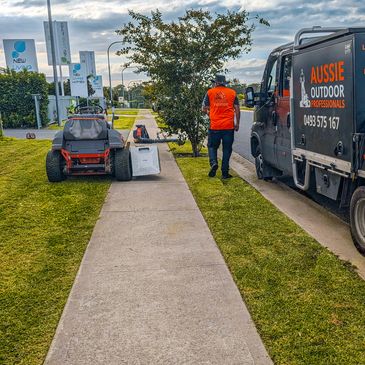 lawn mowing and gardening services in nowra