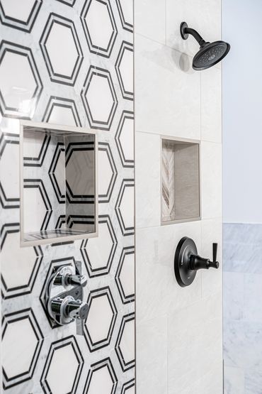 shower with inset shelves