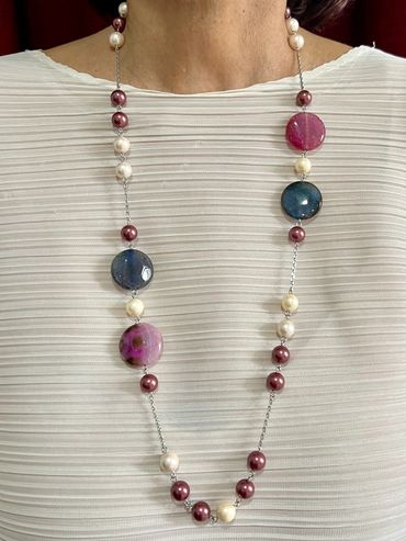 Handmade necklace with white/maroon tone Shell Pearls and coin faceted Tricolour Agate.