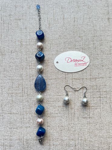 Handmade bracelet
Shell Pearls
Agate