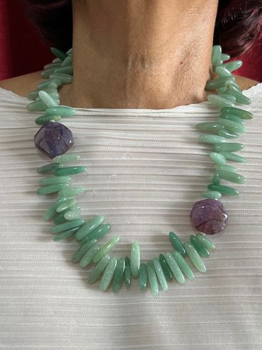 Handmade necklace
Aventurine
Tricolour Agate
