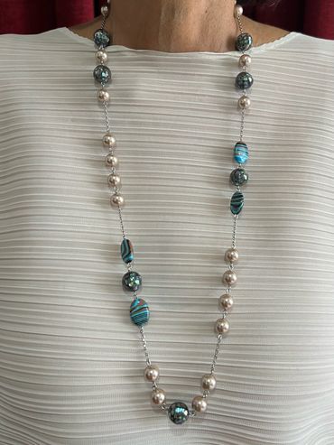 Handmade necklace
Mosaic Shell
Calsilica
Shell Pearls