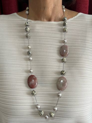 Handmade necklace
Jasper
Shell Pearls