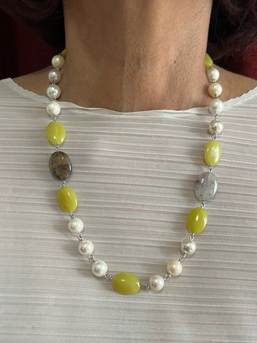 Handmade necklace
Lemon Jasper
Lodalite
Shell Pearls