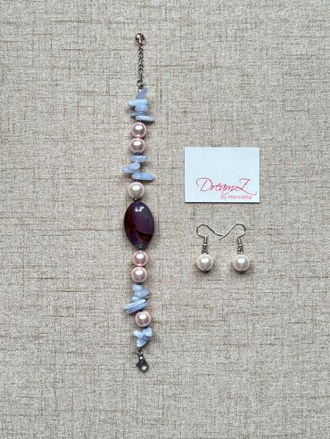 Handmade bracelet with Chalcedony and Agate with Earrings.