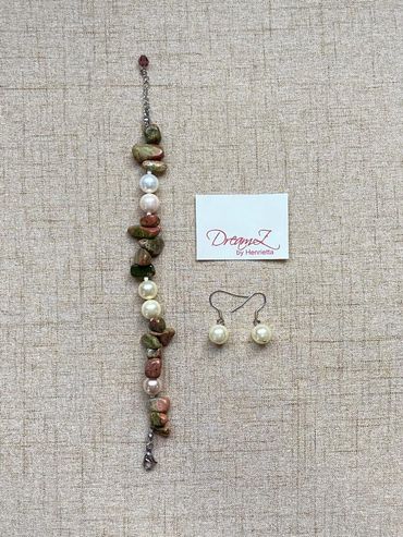 Handmade bracelet with Unakite and Shell Pearls with Earrings.