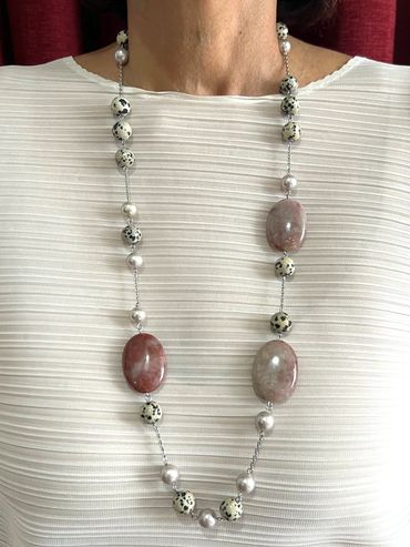 Handmade necklace
Jasper
Shell Pearls