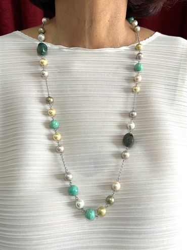 Handmade necklace
Amazonite
Bloodstone
Shell Pearls
