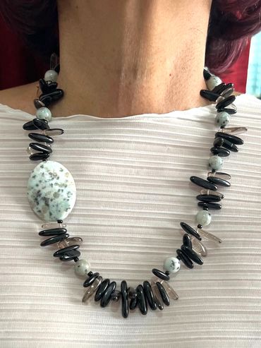 Handmade necklace
Kiwi Jasper
Smoky Quartz