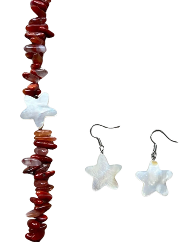 Handmade bracelet
Red Chalcedony
Mother of Pearl