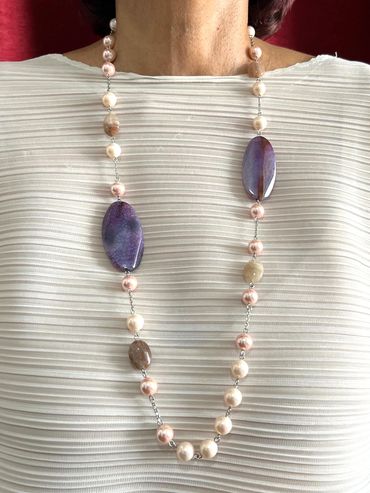Handmade necklace
Purple Agate
Lodalite
Shell Pearls