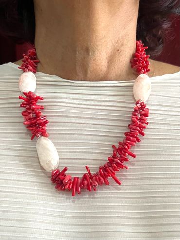 Handmade necklace
Red Coral
Strawberry Quartz