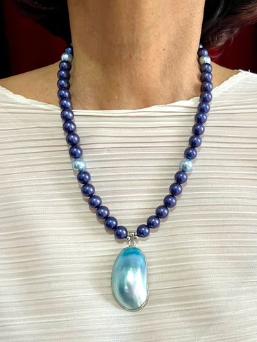 Handmade necklace
Shell Pearls
Shell Pendant