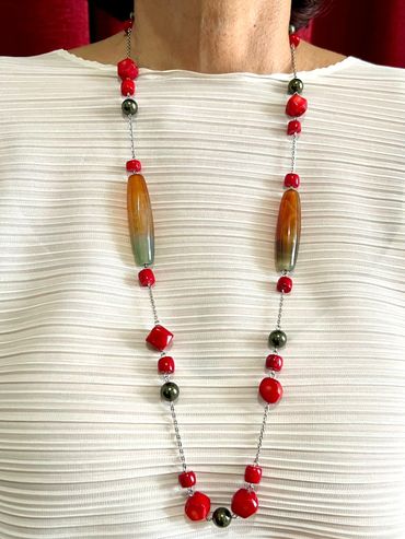Handmade necklace
Red/green Agate
Shell Pearls
Bamboo Coral