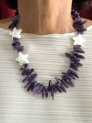 Handmade necklace
Amethyst
Mother of Pearl