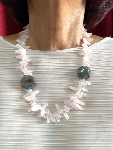 Handmade necklace
Tricolour Agate
Rose Quartz