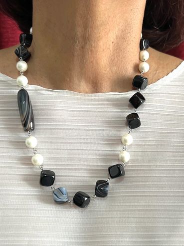 Handmade necklace
Agate