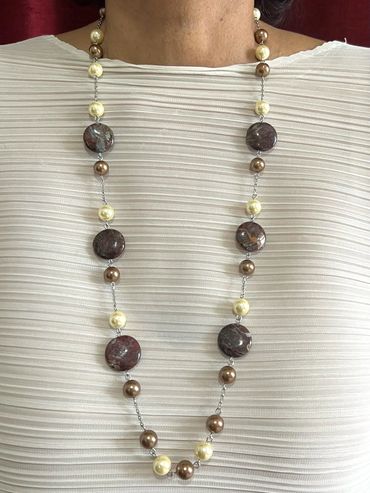 Handmade necklace
Shell Pearls
Jasper