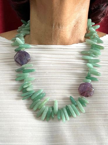 Handmade necklace
Aventurine
Tricolour Agate
