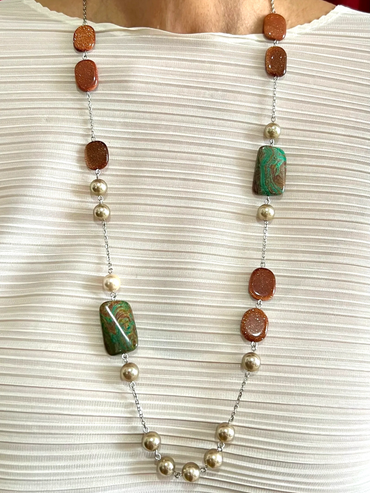 Handmade necklace
Shell Pearls
Jasper
Sandstone