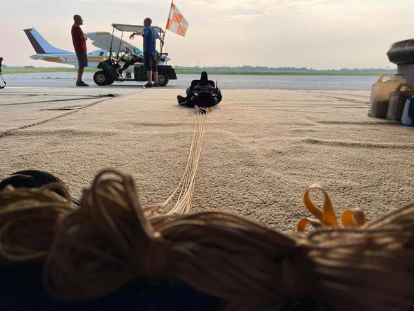parachute packing, skydive, skydiving