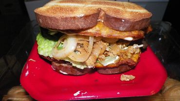 Double Decker Sandwich W/Choice of Meat