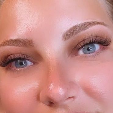 Lash extensions & Immaculate Brows Thread & tint