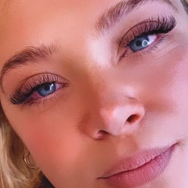 Lash extensions Hybrid Classic & Russian