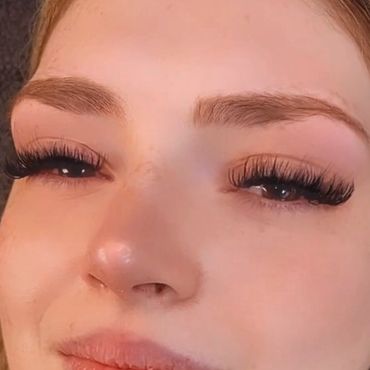 Lash Extensions Classic Hybrid & Russian