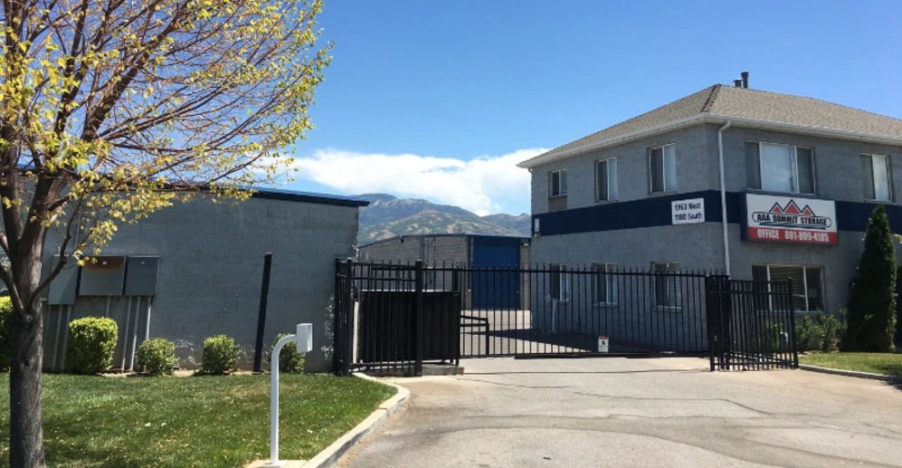 AAA Summit Storage