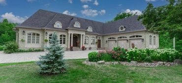 Custom built home. Construction planning and project management.