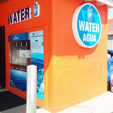 outdoor commercial vending machine (model ws-3000) embedded in wall