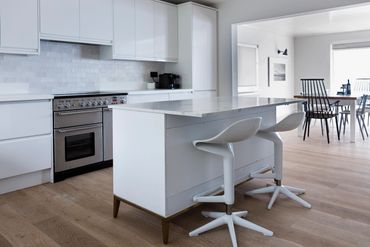 luxury vacation stay, gourmet kitchen, chef kitchen, wine fridge, freestanding cooker, sea views