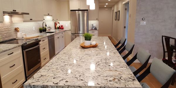 Kitchen with large island