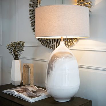 Cream feather lamp
Dimensions
H65 cm | W33 cm | D33 cm
Price £325