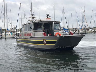 Munson 38' Fireboat with 1-3/4" Rails
