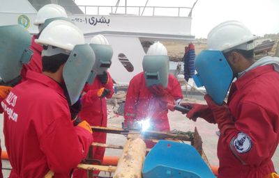 الغوص التجاري و اللحام تحت الماء